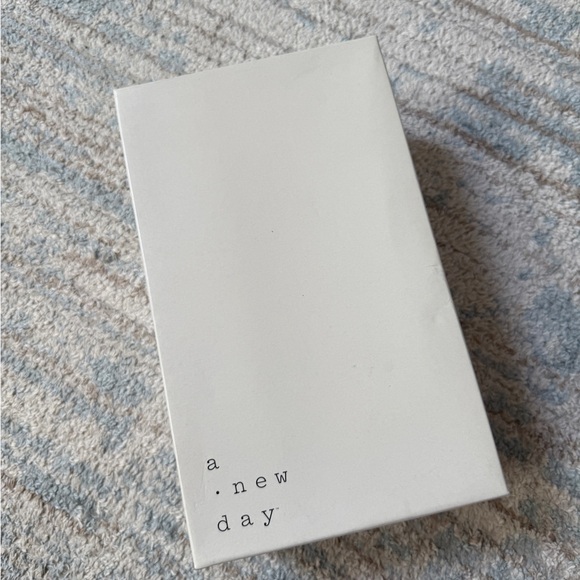 a new day • suede heels (black) - Picture 3 of 3